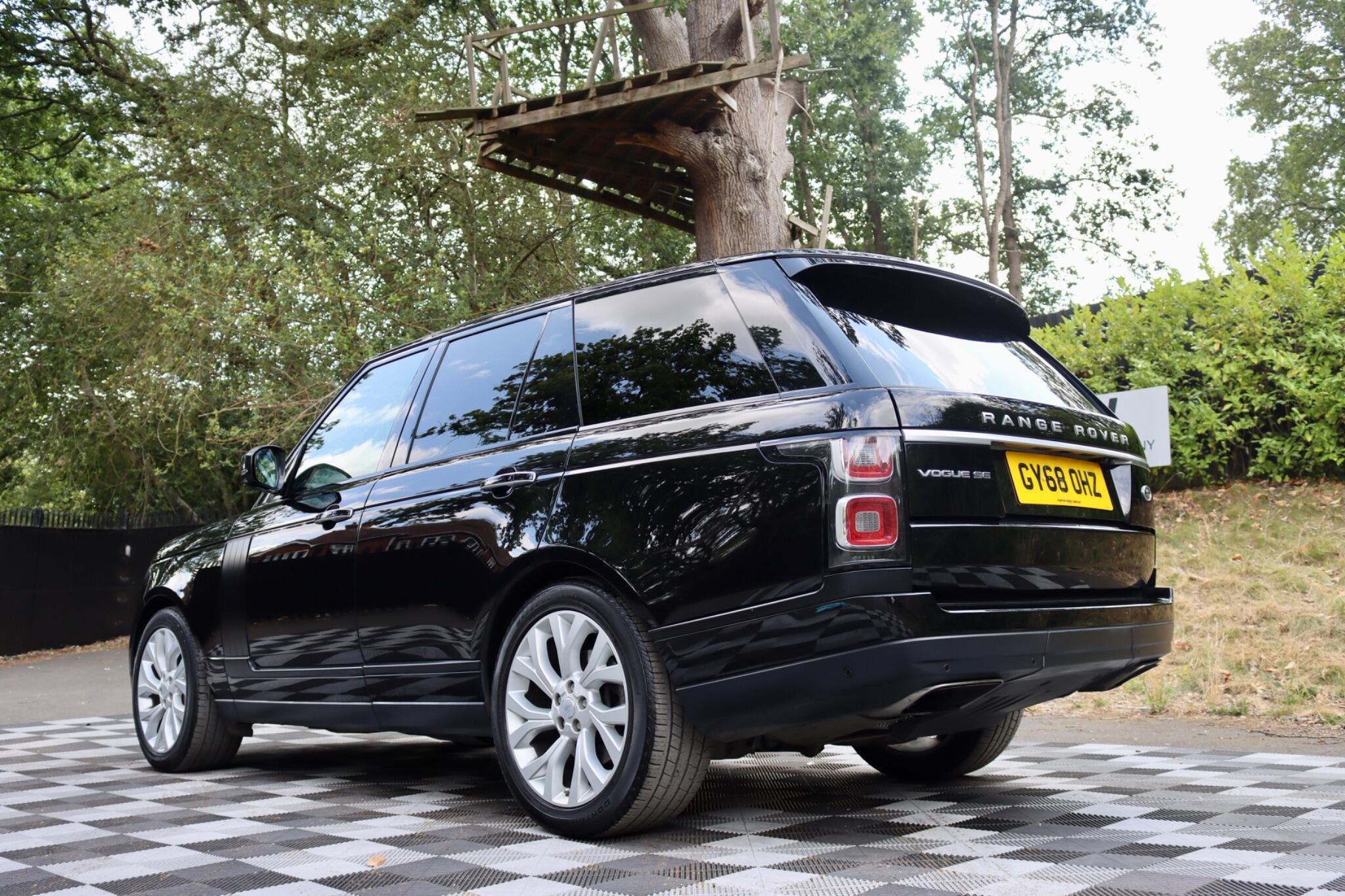 Land Rover Range Rover view 24