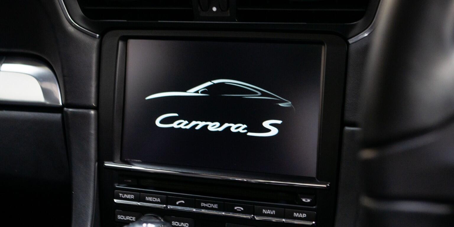 Porsche 911 view 33