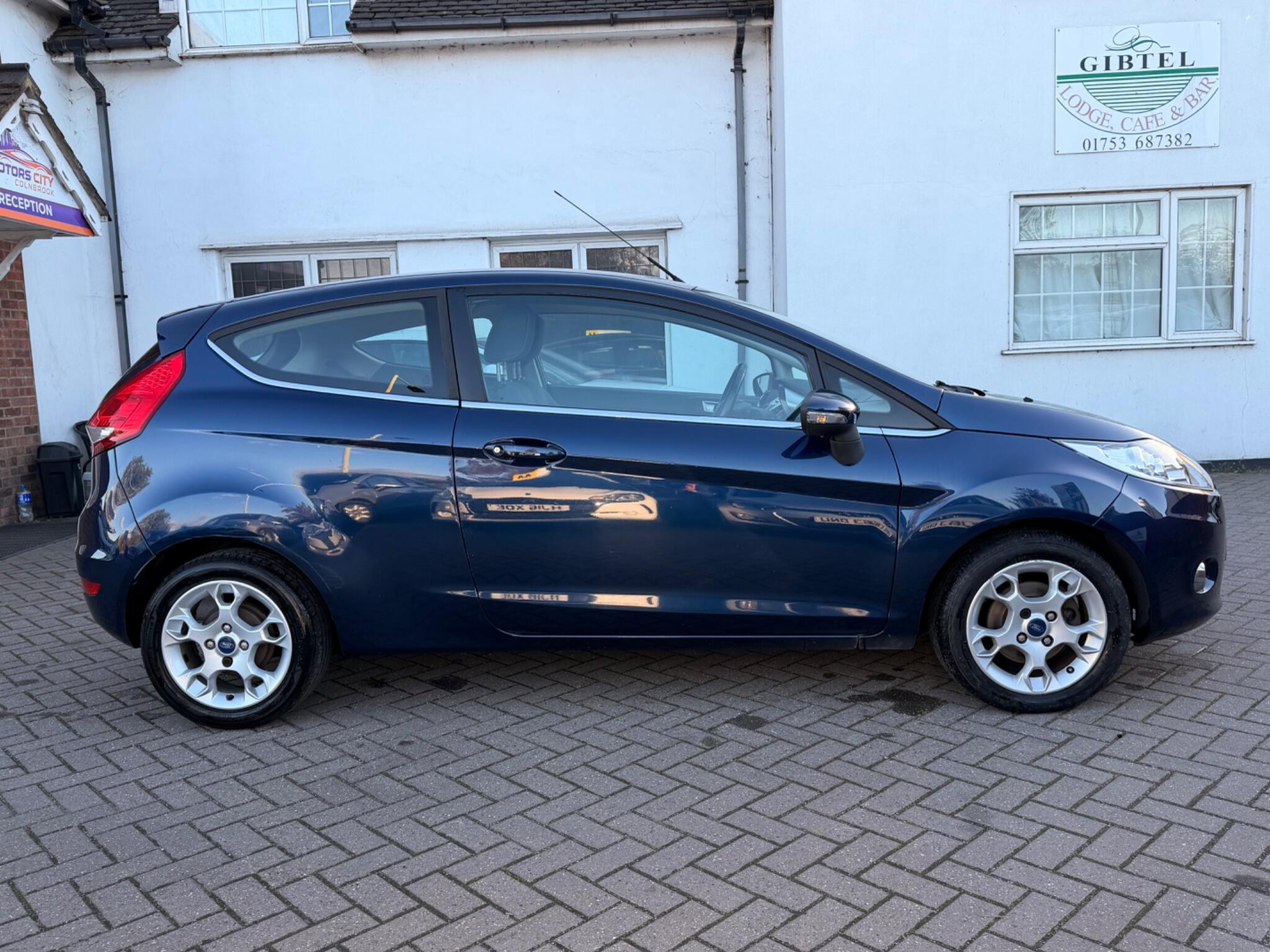 Ford Fiesta view 5