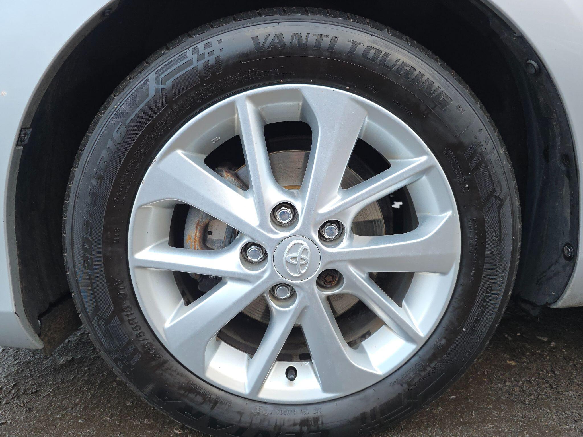 2013 Toyota Auris image 41