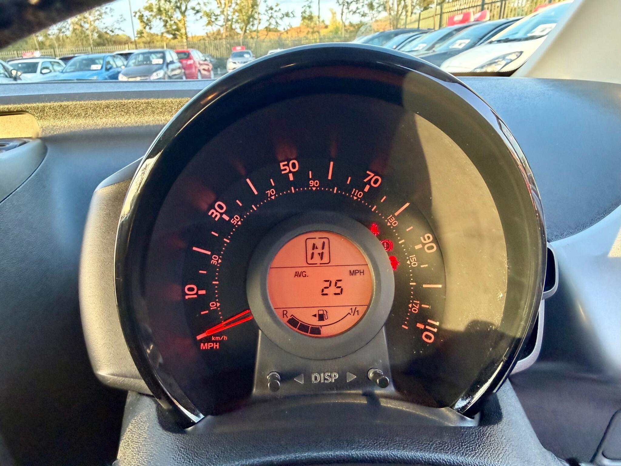 Peugeot 108 view 52