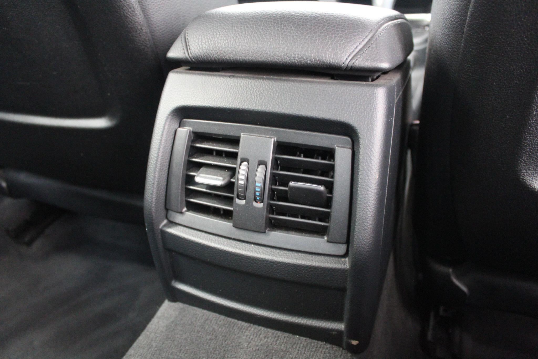 BMW 3 Series view 54