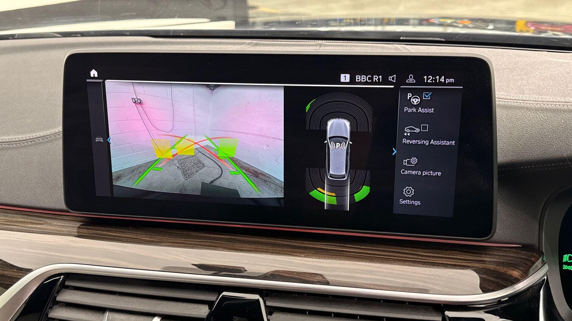 BMW 5 Series view 31