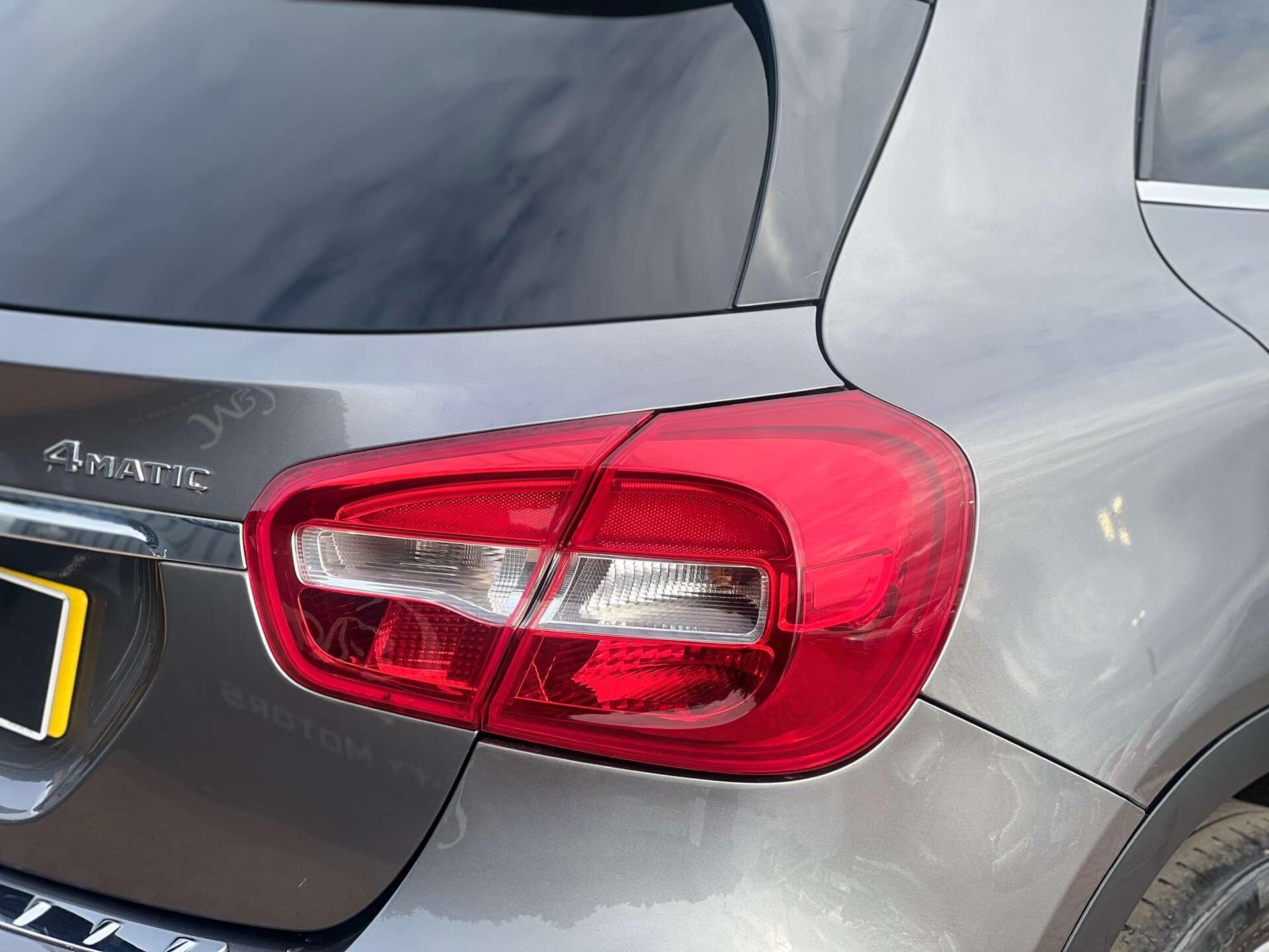 Mercedes-Benz GLA view 8