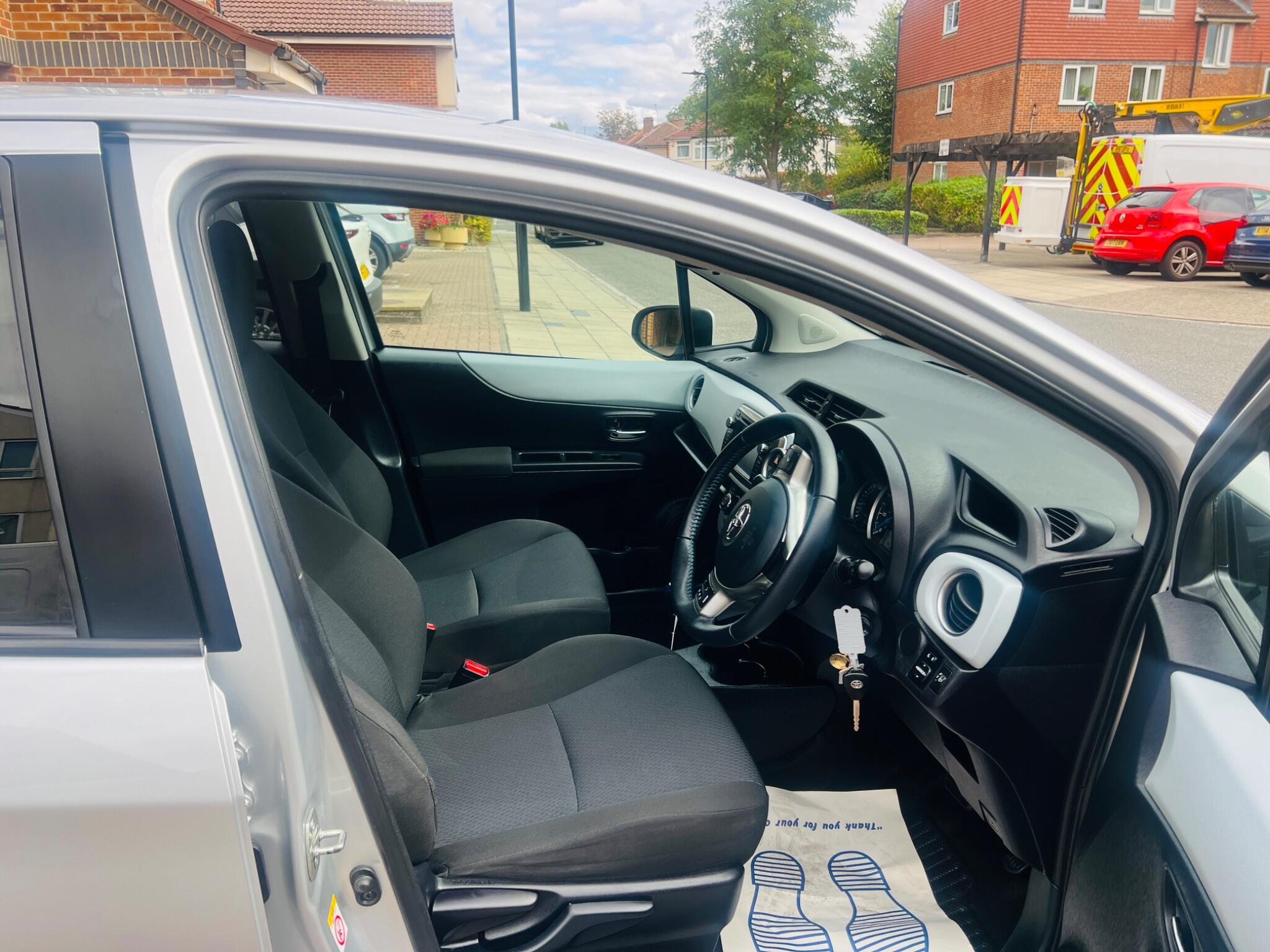Toyota Yaris view 37