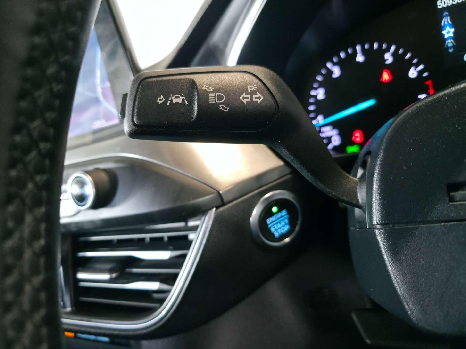 Ford Focus view 28