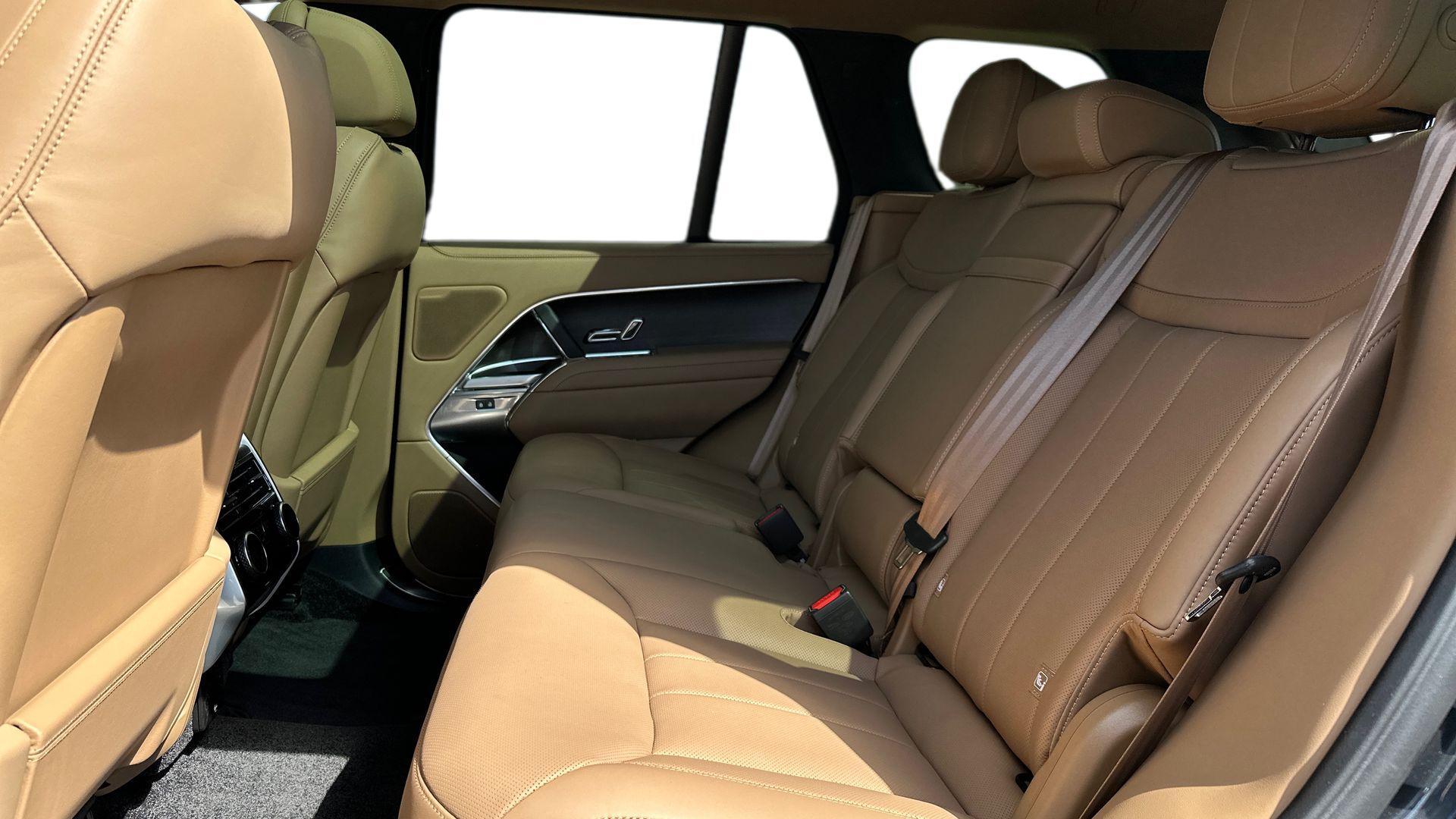 Land Rover Range Rover view 4