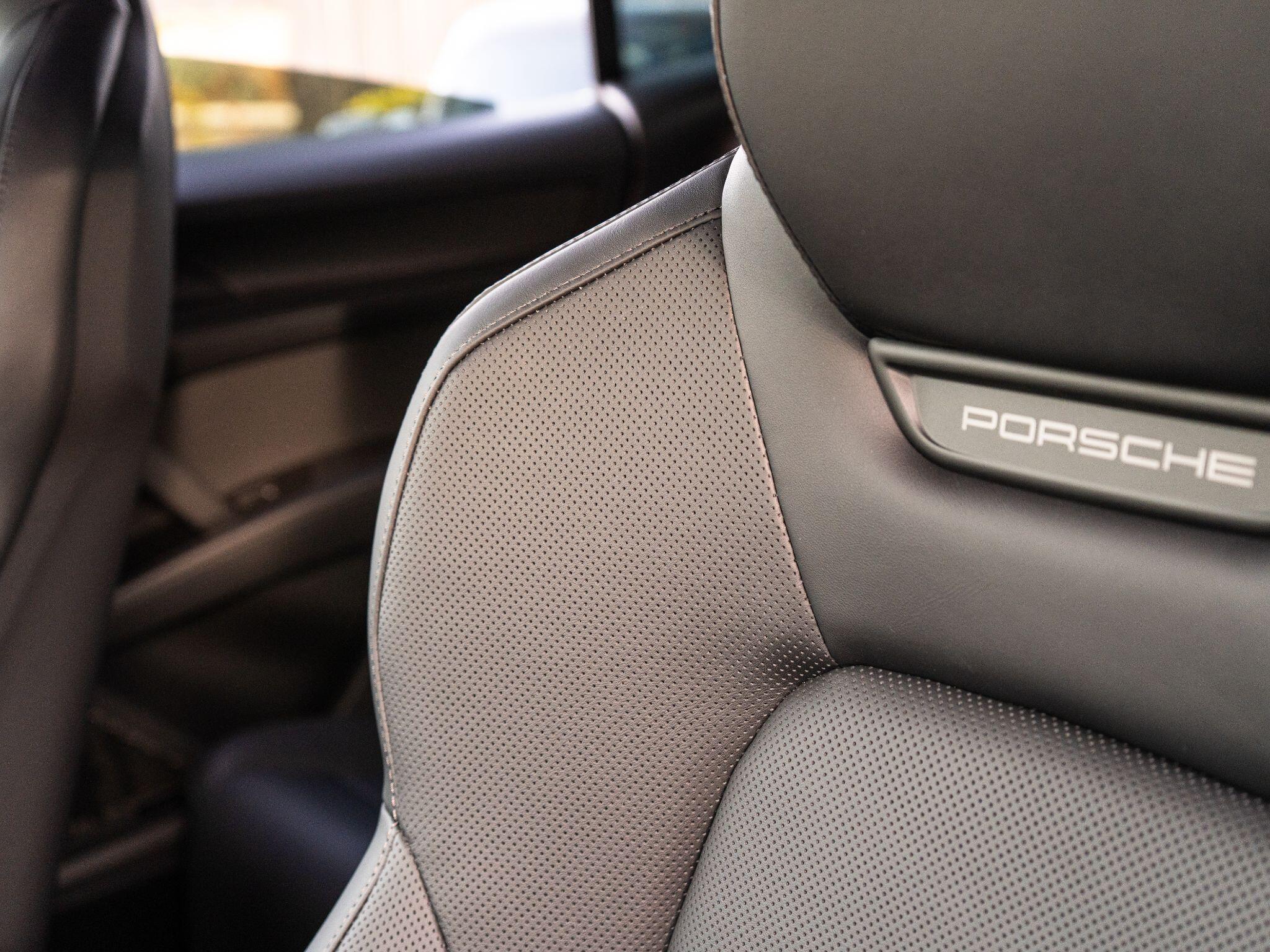 Porsche Cayenne view 25
