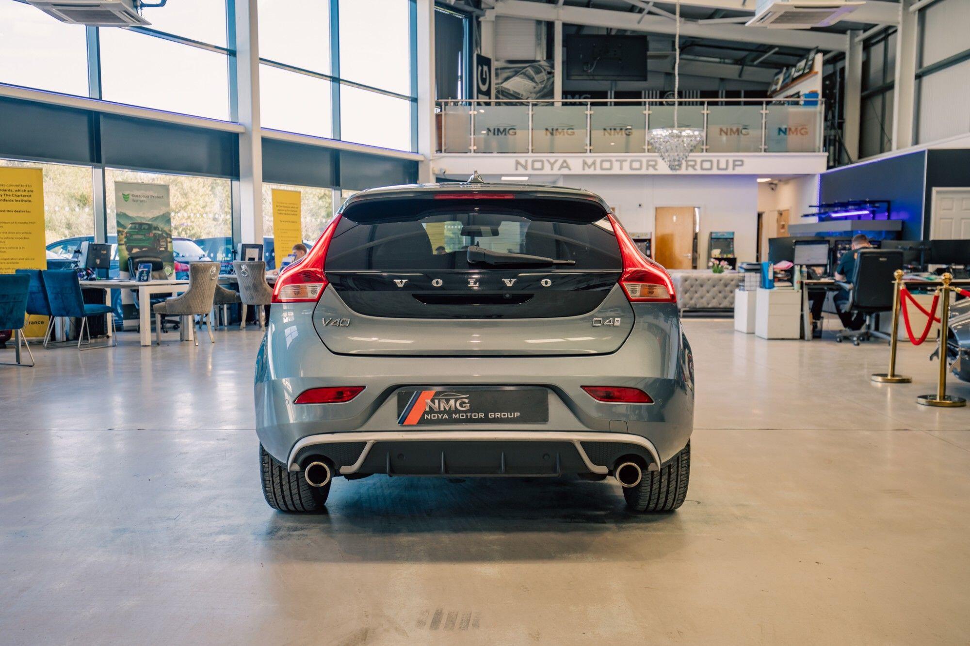 Volvo V40 view 26