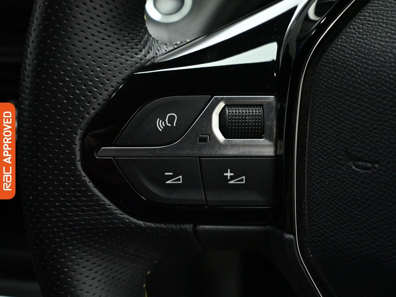 Peugeot e-2008 view 27