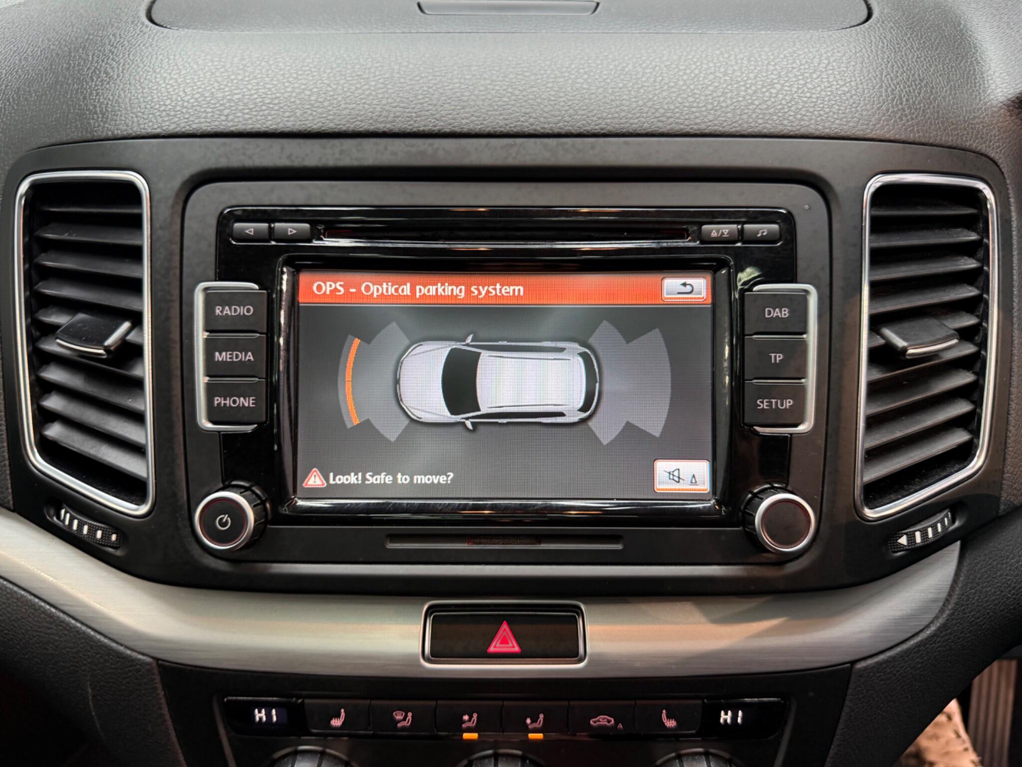 Volkswagen Sharan view 16