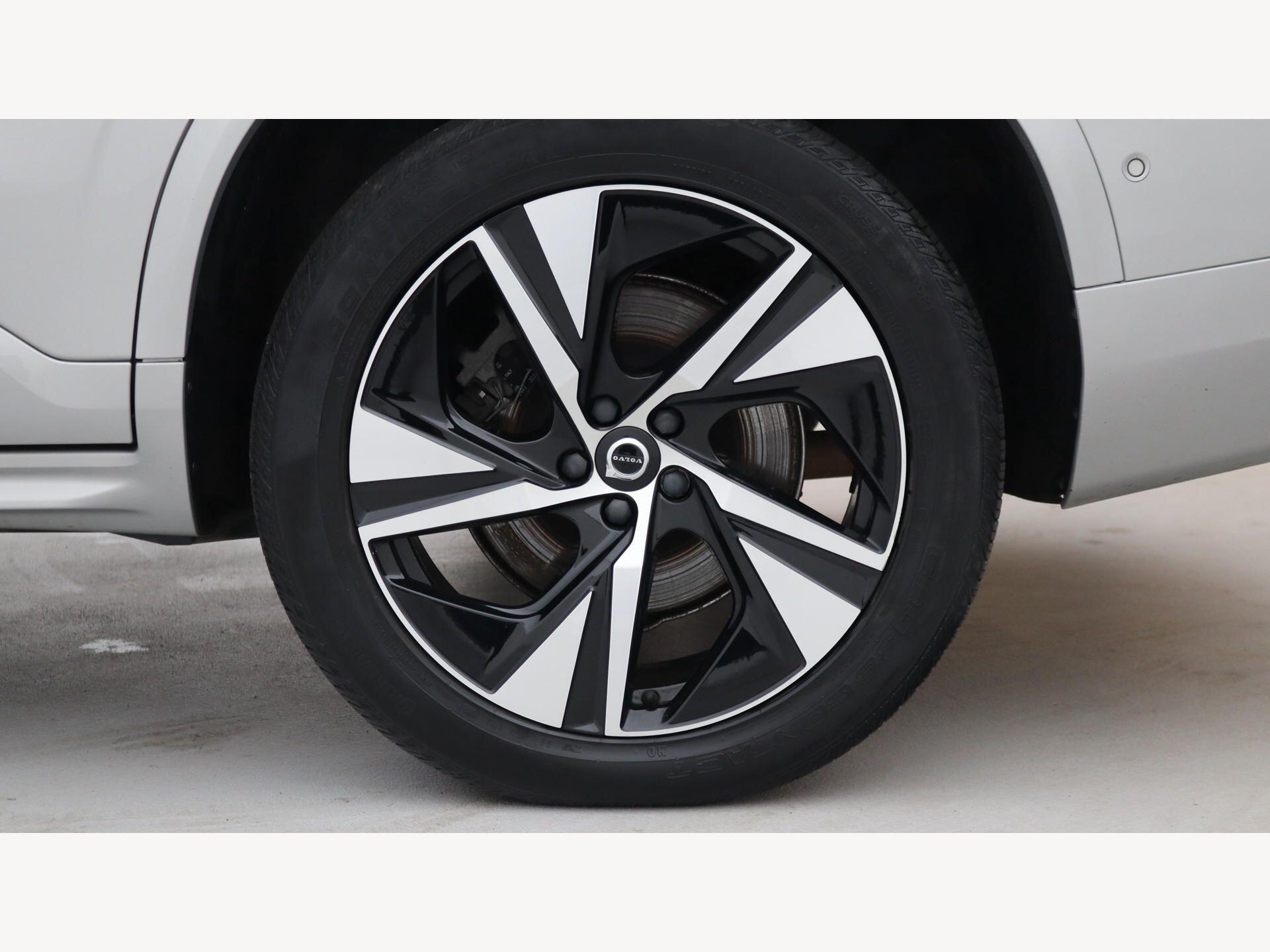 Volvo XC90 view 12