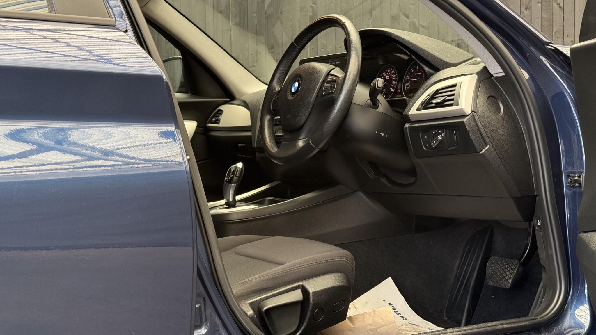 BMW 1 Series view 14