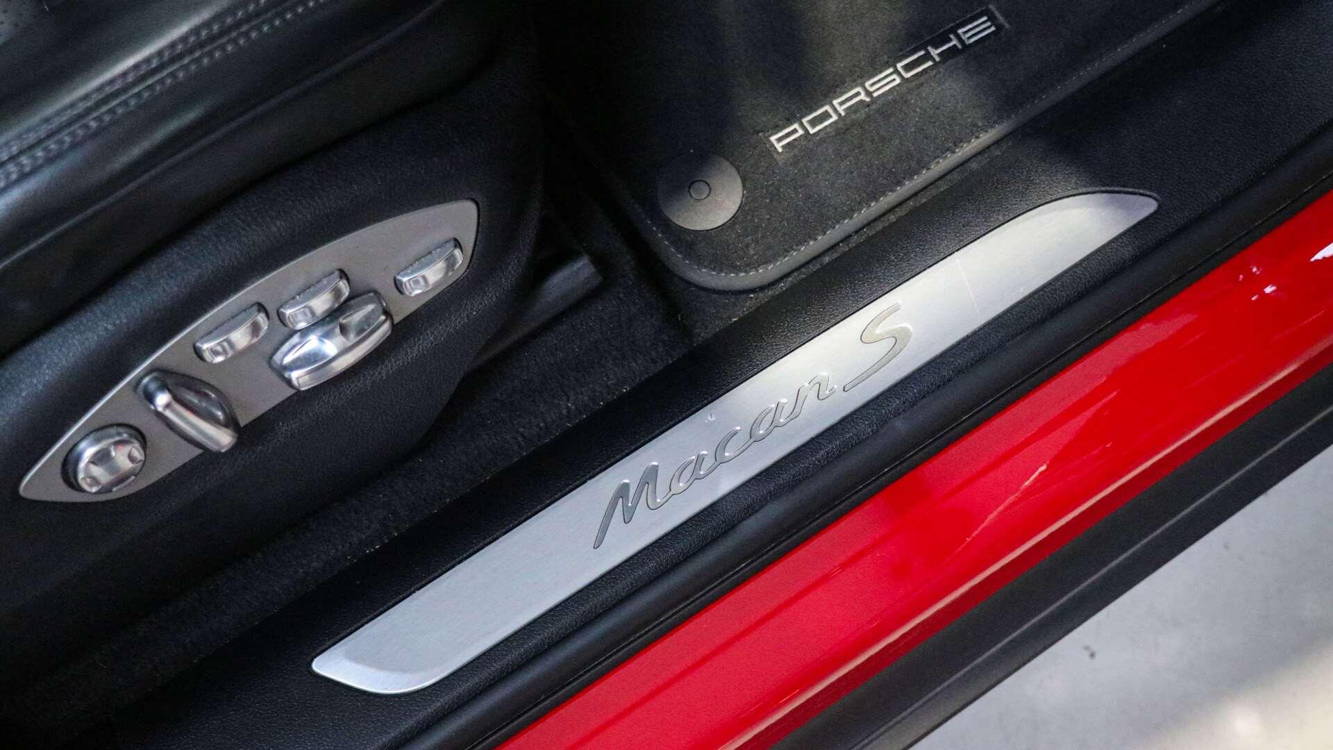 Porsche Macan view 20