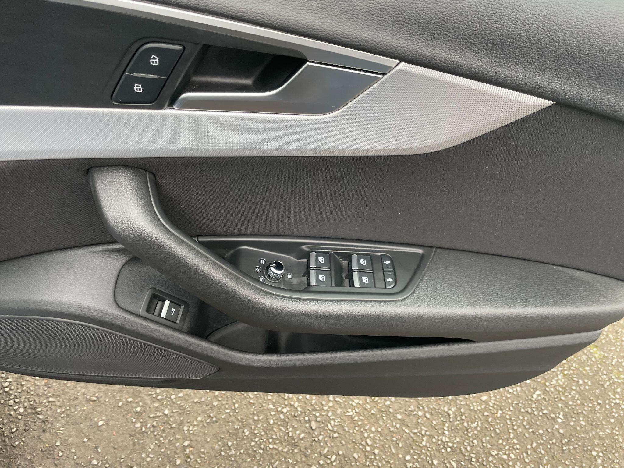 Audi A4 view 20