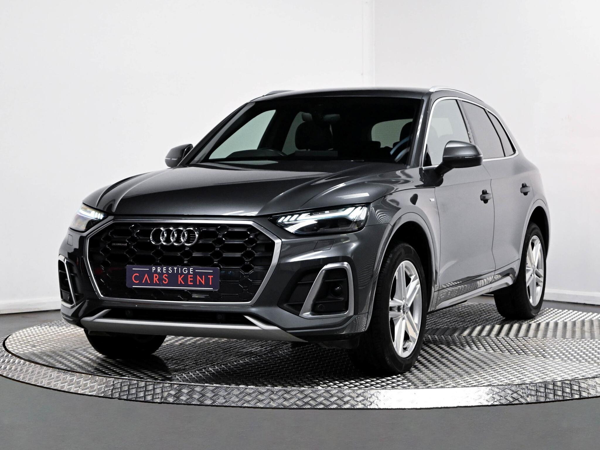 Audi Q5 view 6