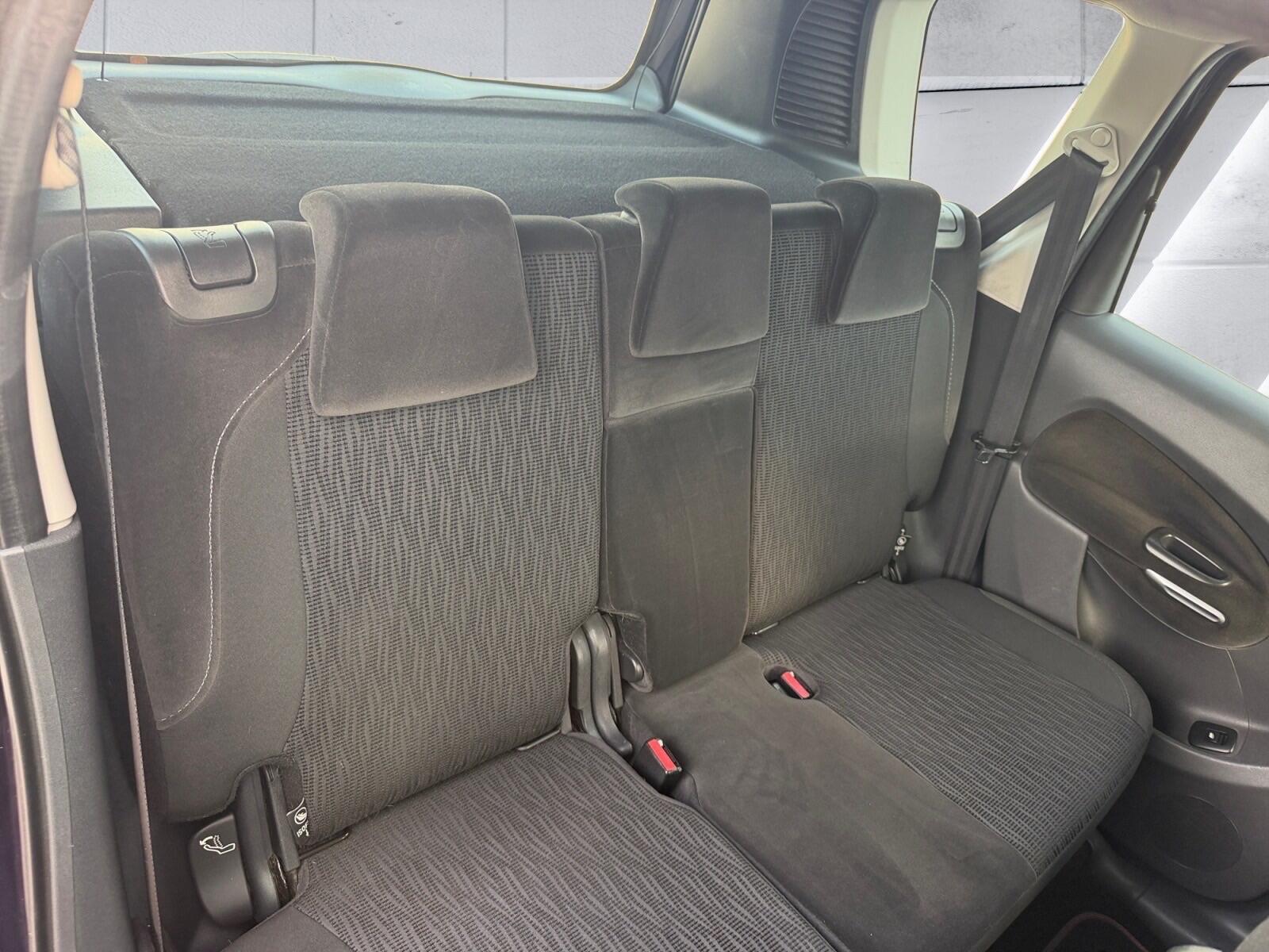 Citroen C3 Picasso view 11