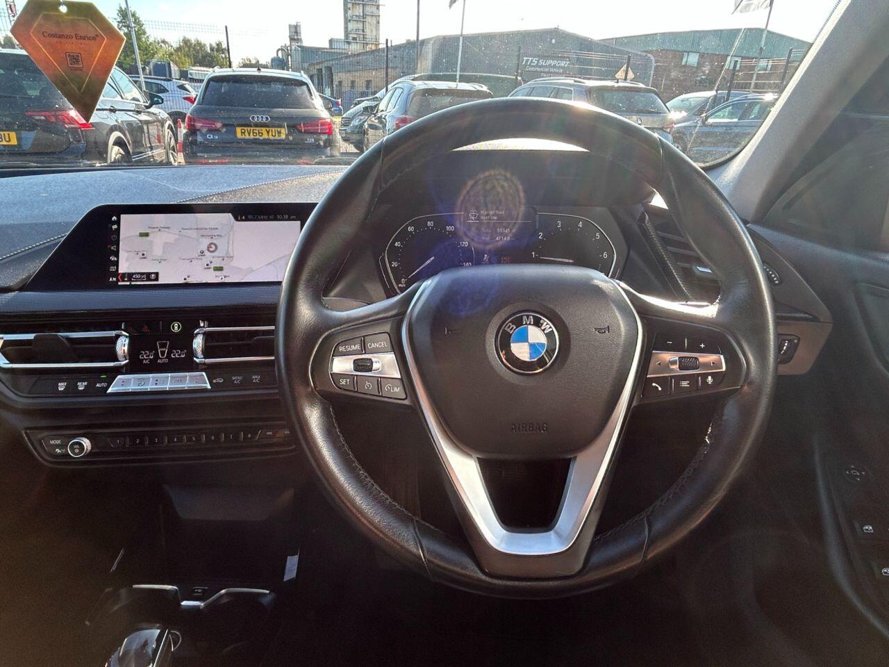 BMW 1 Series view 28