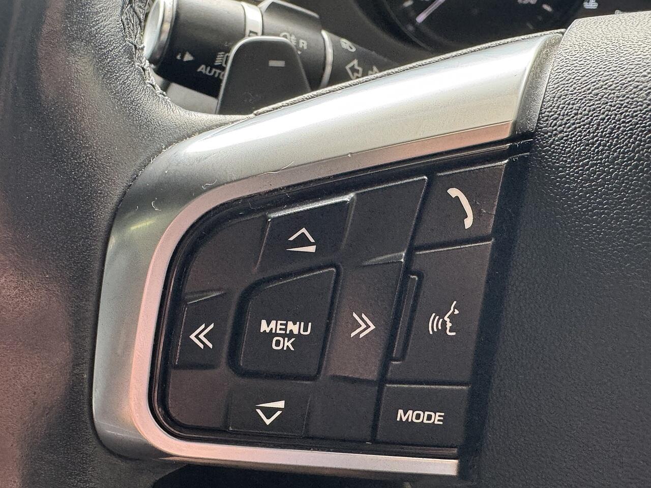 Land Rover Discovery Sport view 22
