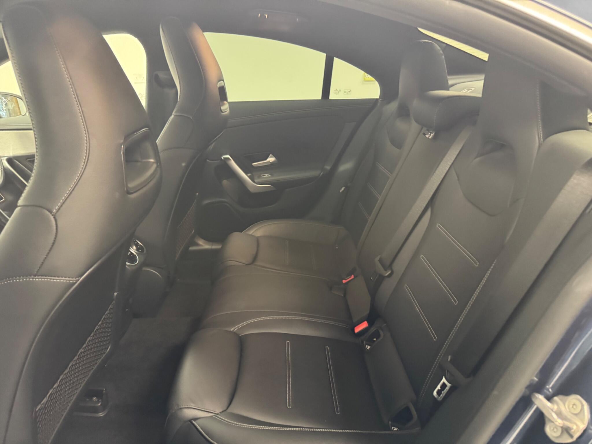 Mercedes-Benz Cla view 11