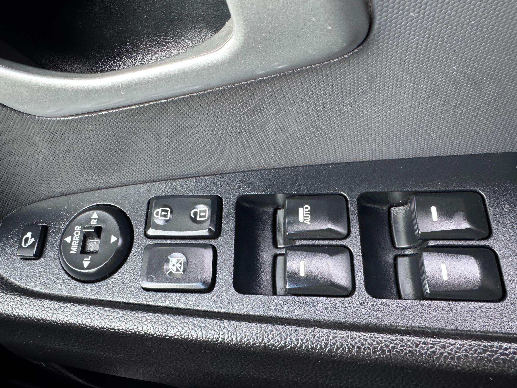 2015 Kia Sportage image 36
