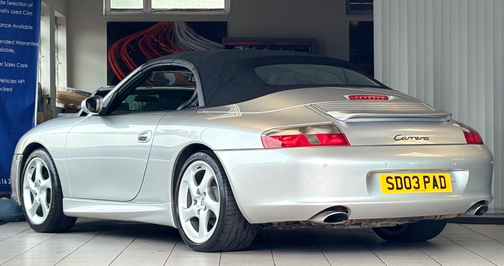 Porsche 911 view 4