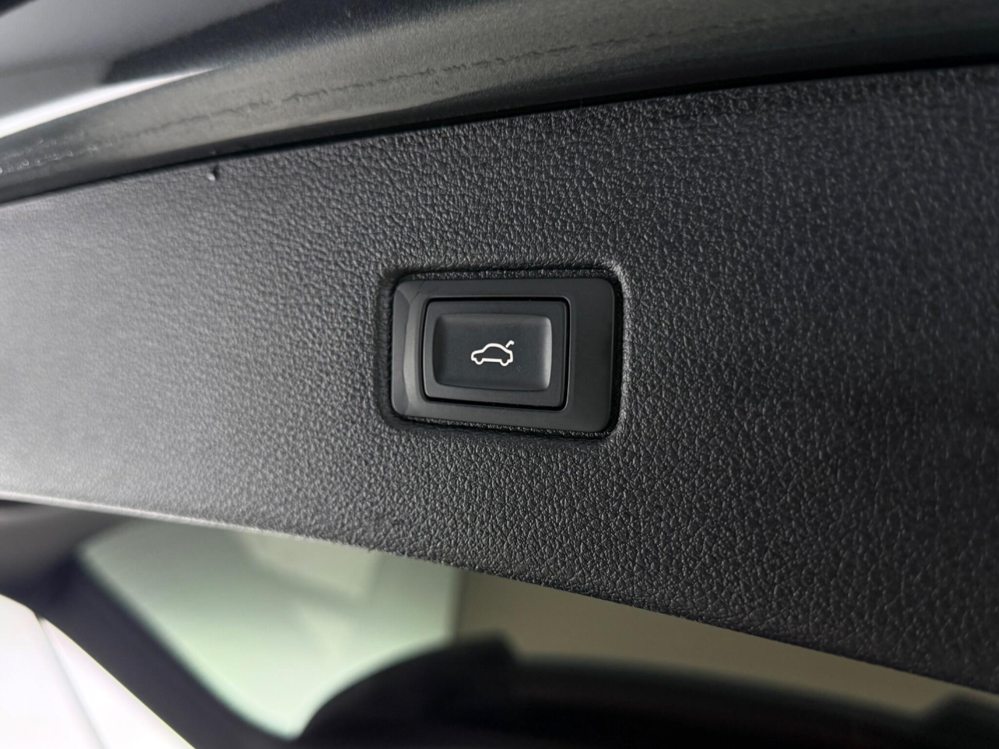 Audi Q7 view 38