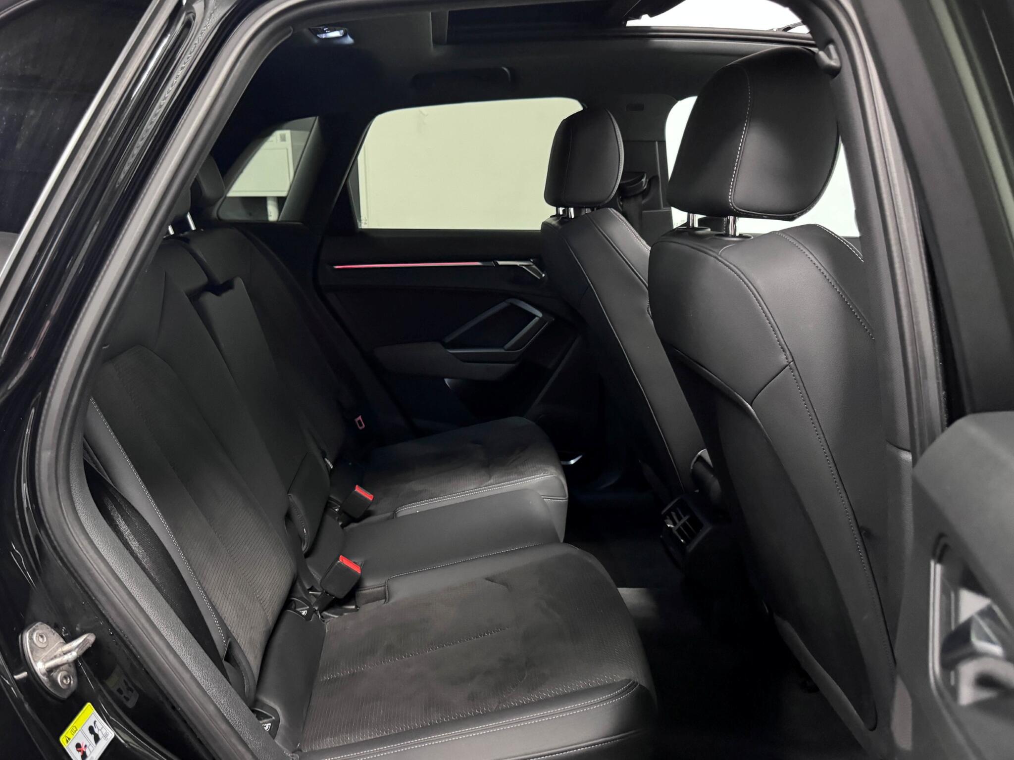 Audi Q3 view 29