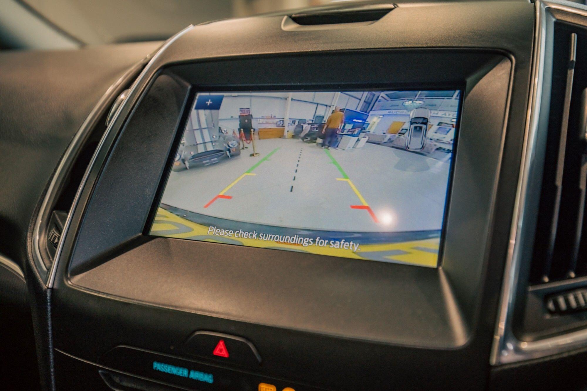 Ford Galaxy view 16