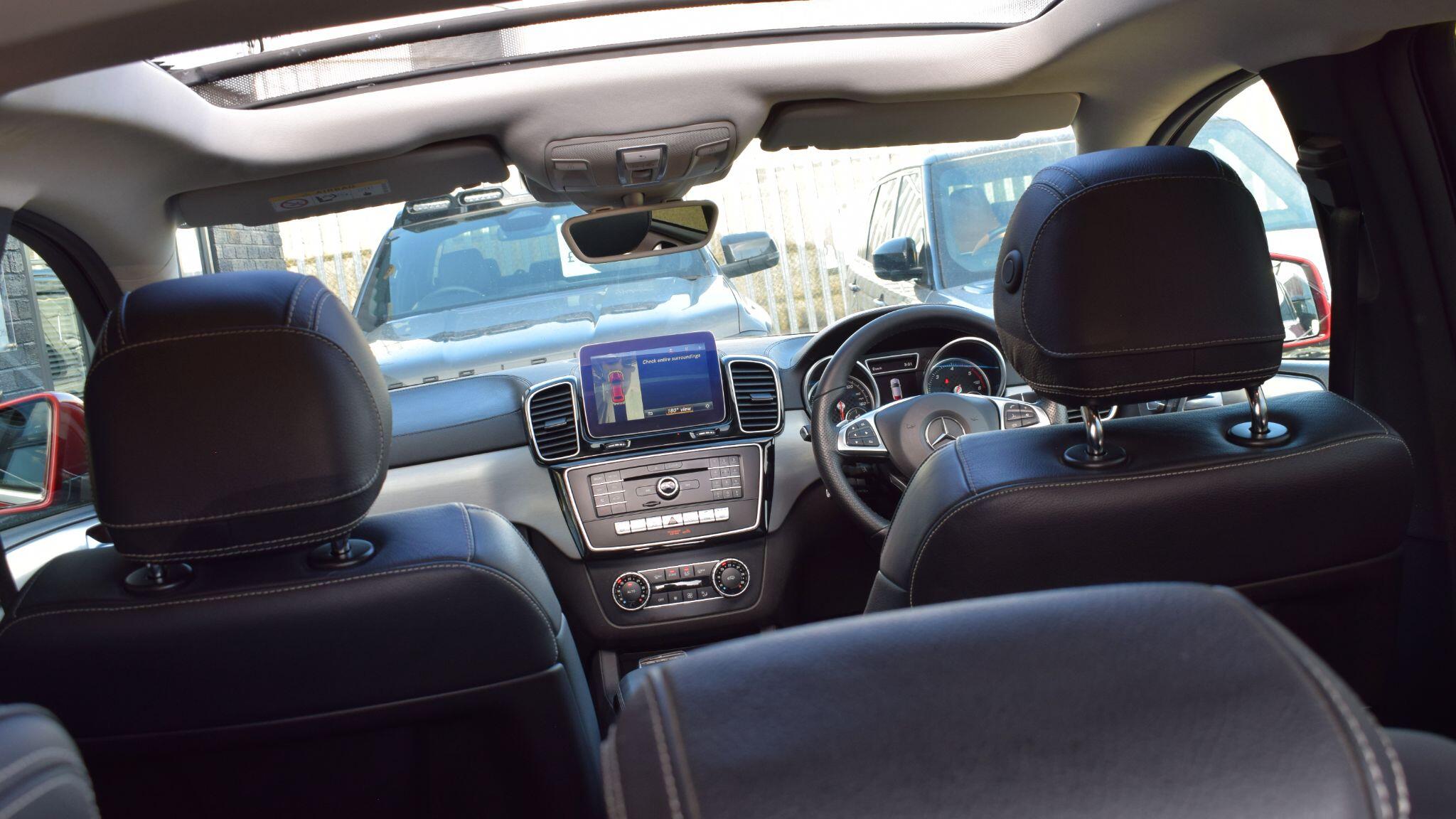 Mercedes-Benz GLE view 24
