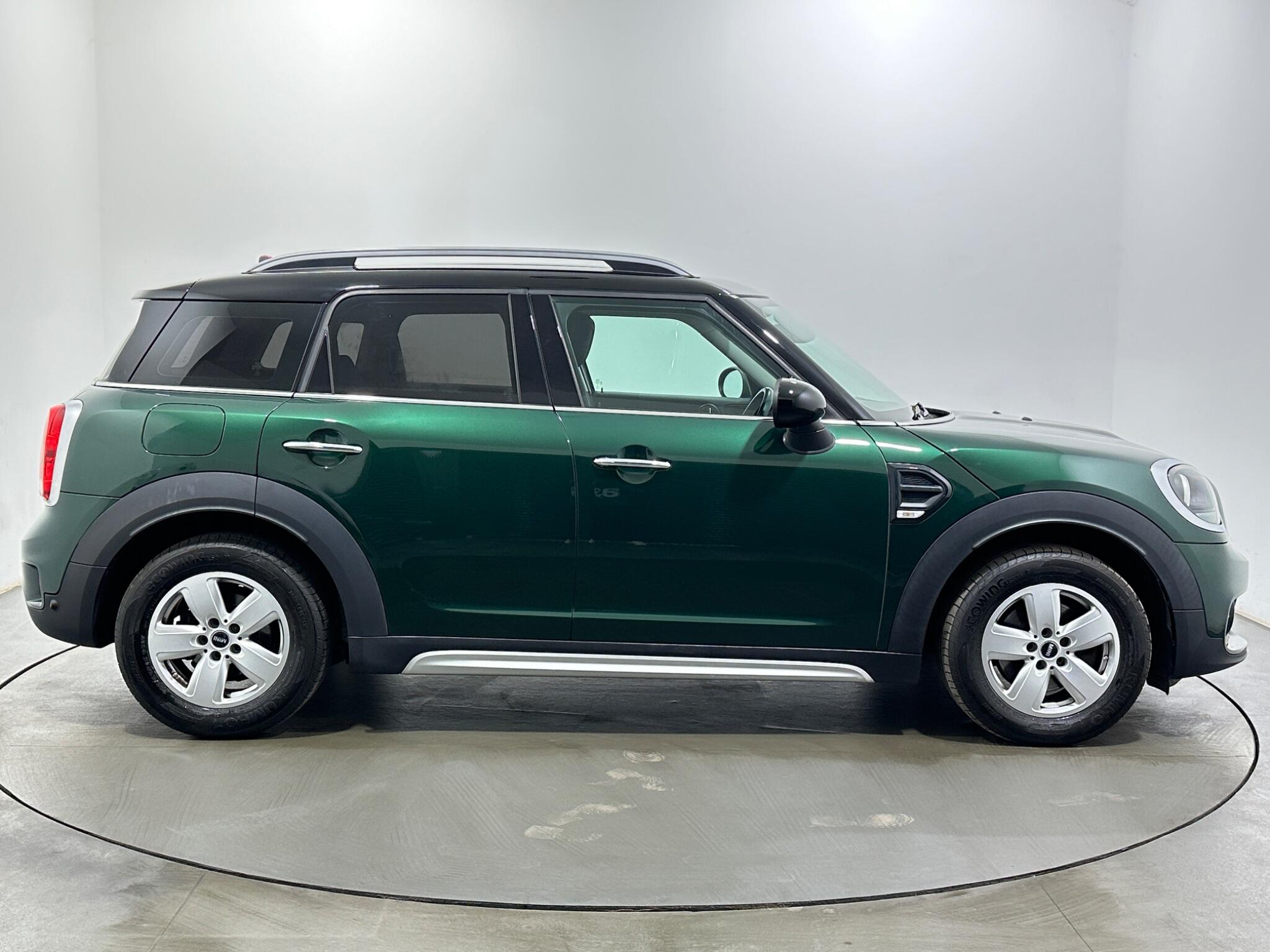 Mini Countryman view 9