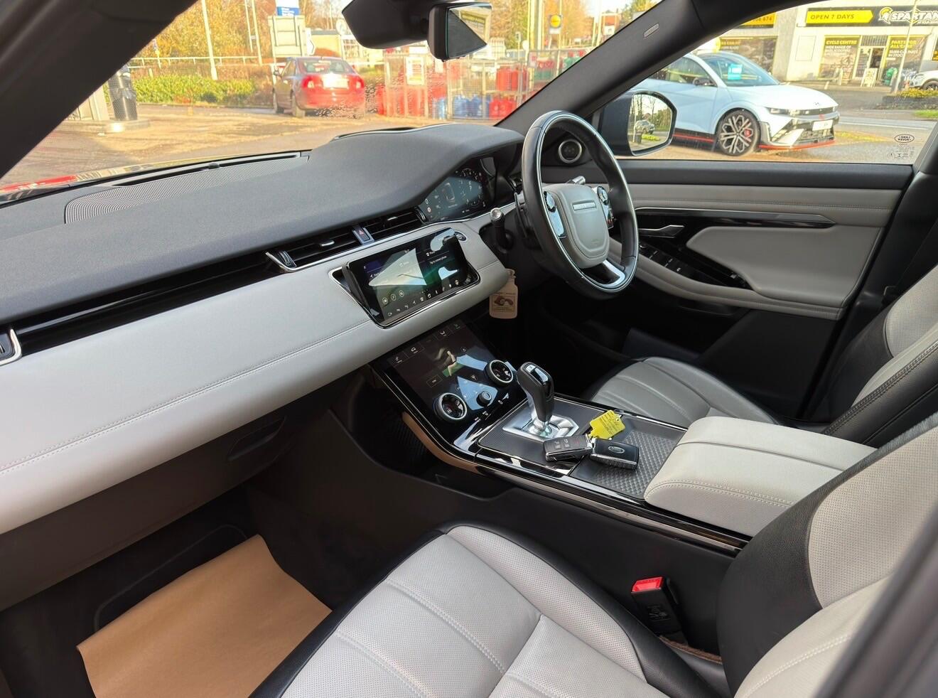 2019 Land Rover Range Rover Evoque 2.0 P250 MHEV First Edition Auto 4WD Euro 6 (s/s) 5dr • 59,100 miles image 16