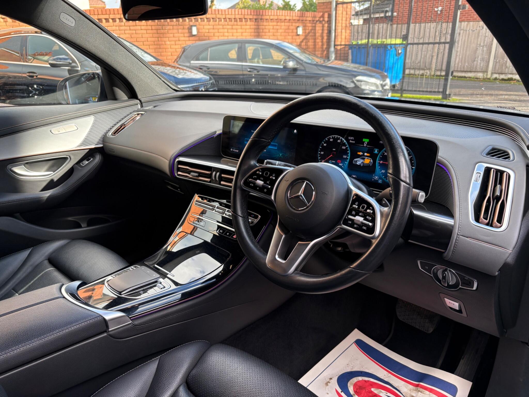Mercedes-Benz EQC view 10