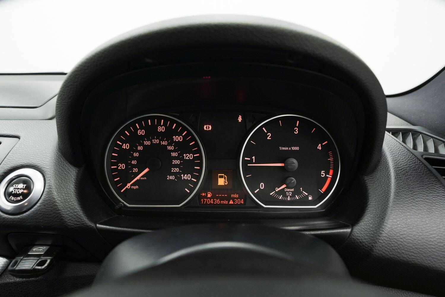 BMW 1 Series view 16