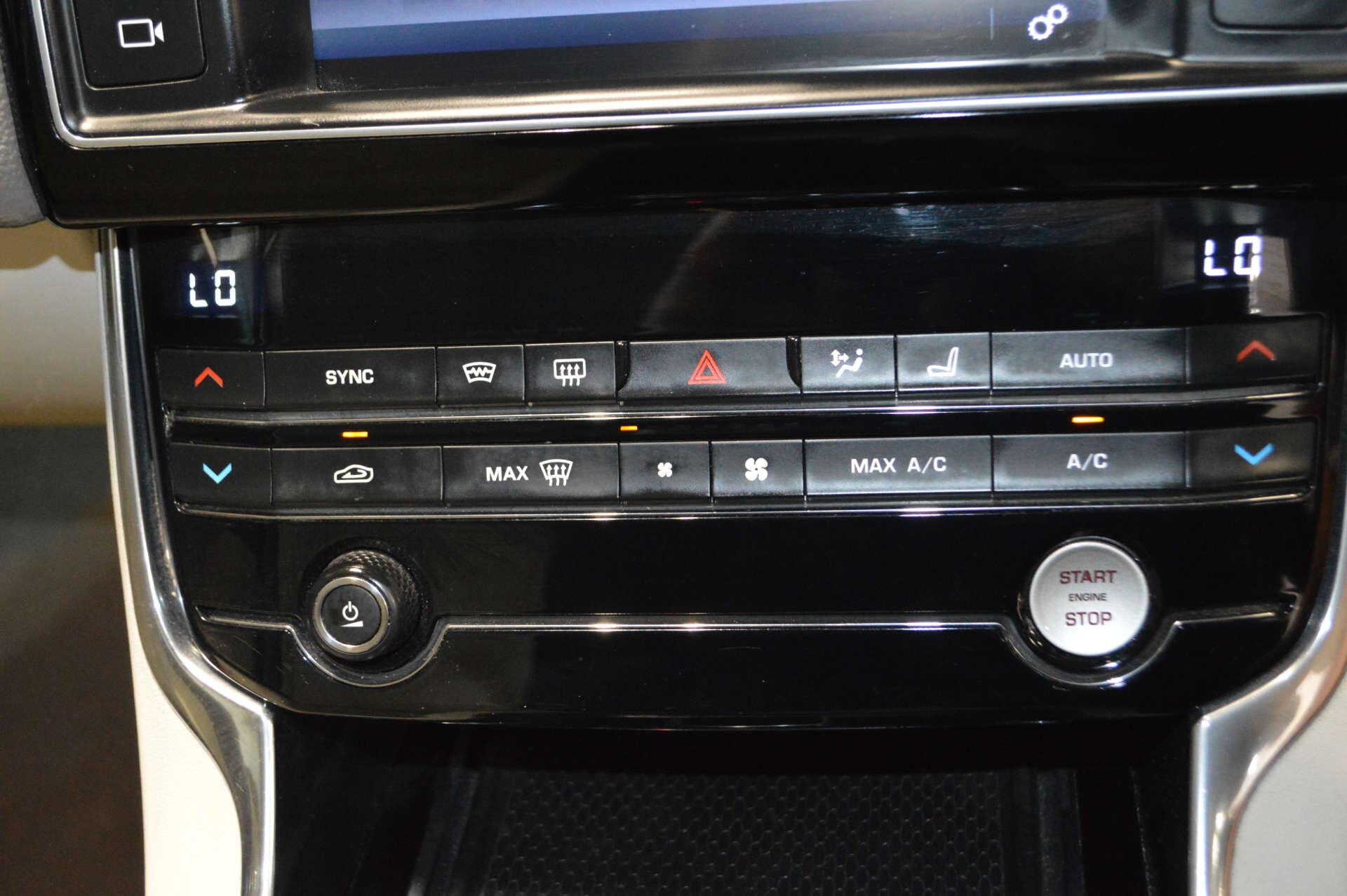 Jaguar Xe view 32