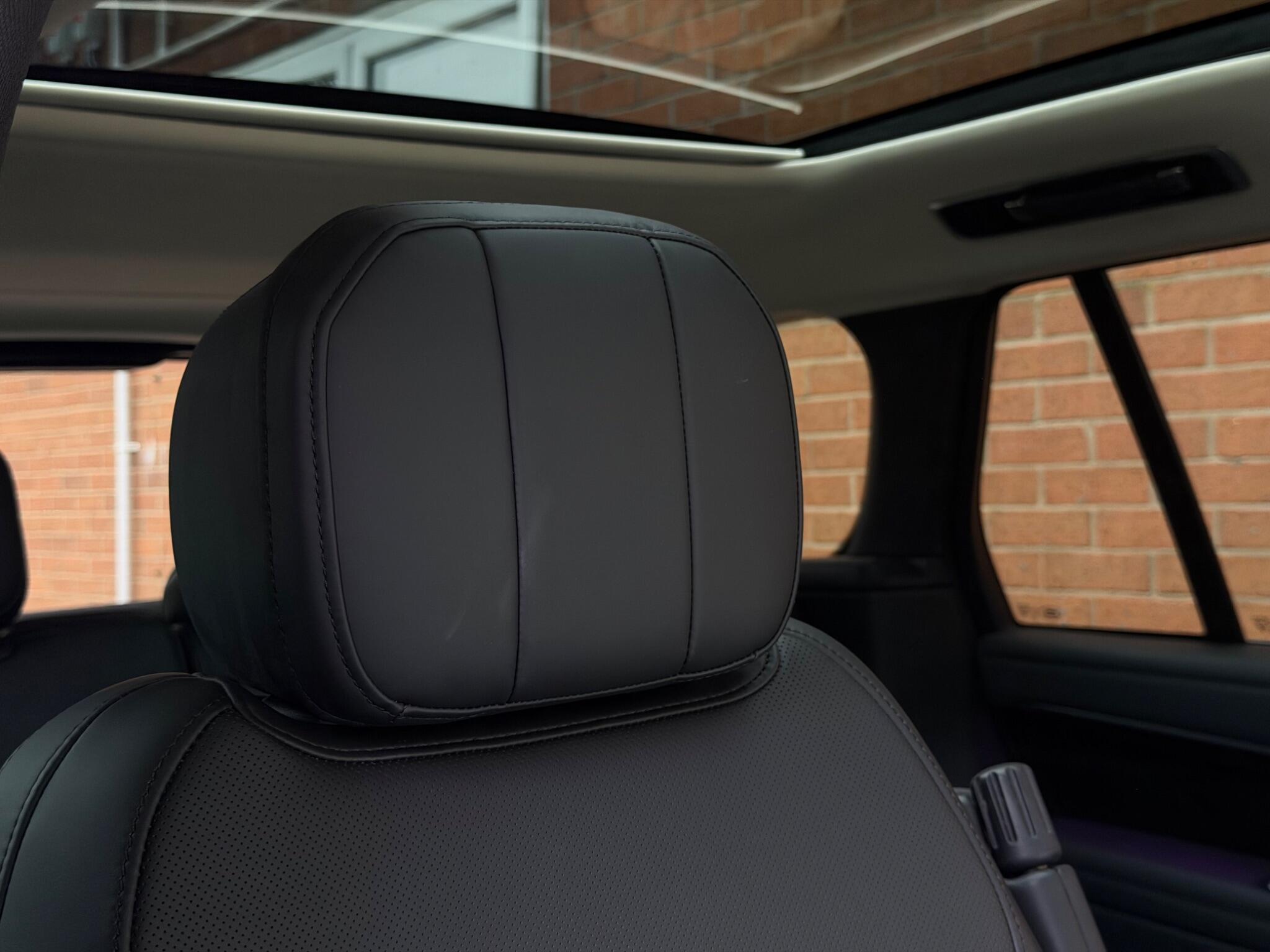 Land Rover Range Rover view 26