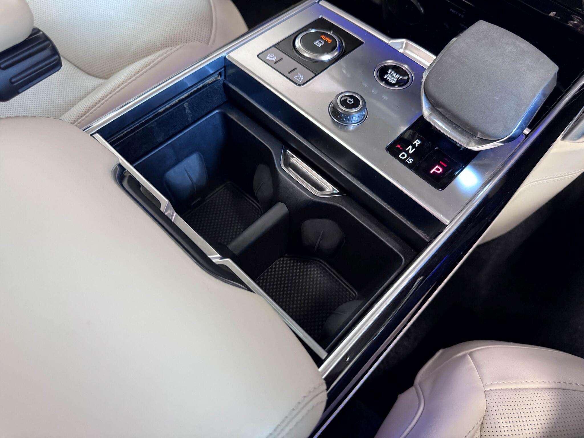 Land Rover Range Rover view 44