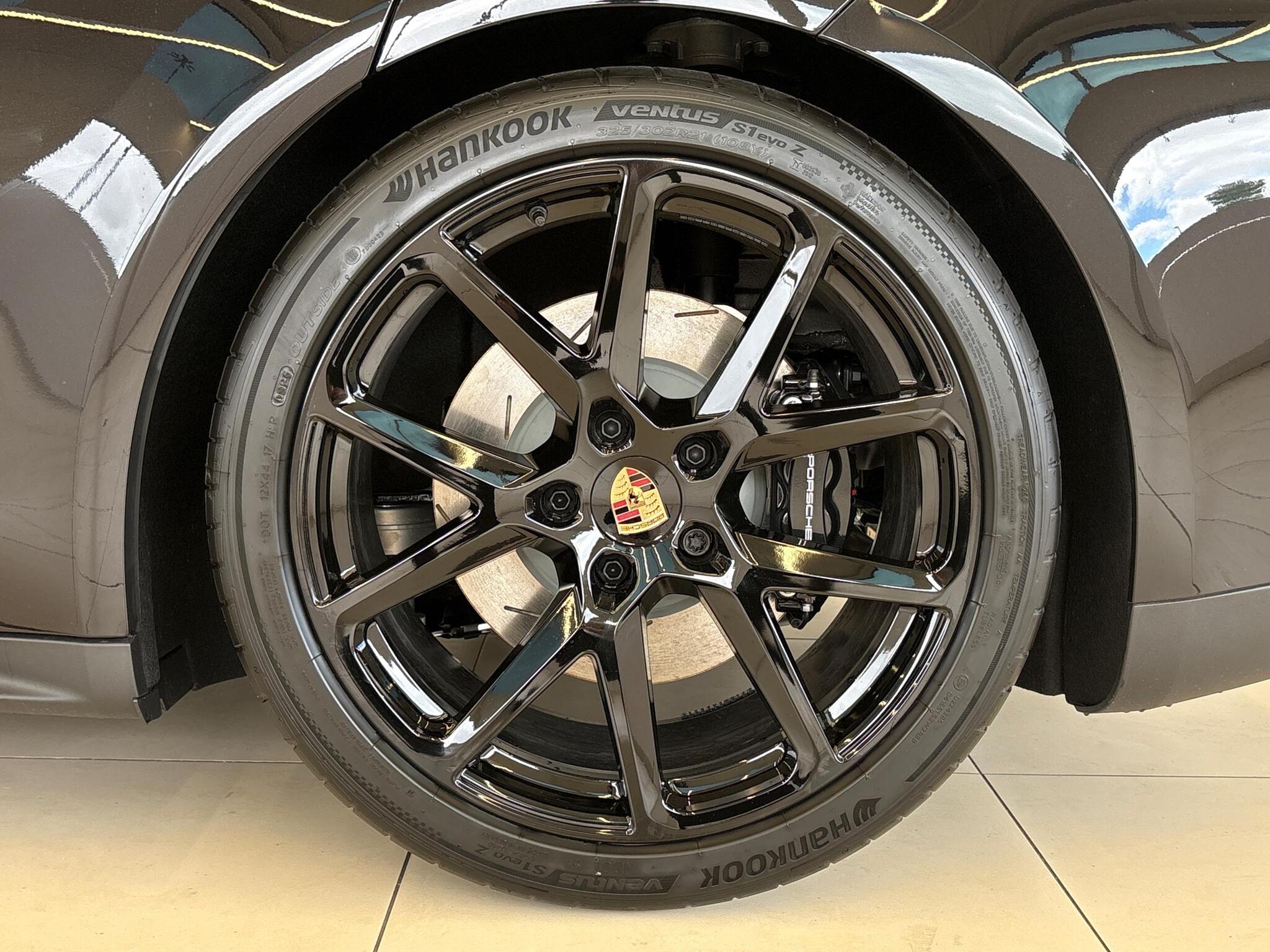 Porsche Panamera view 26