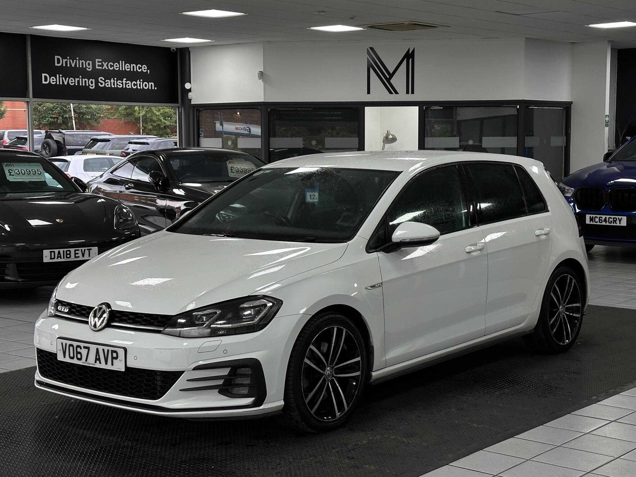 Volkswagen Golf view 8