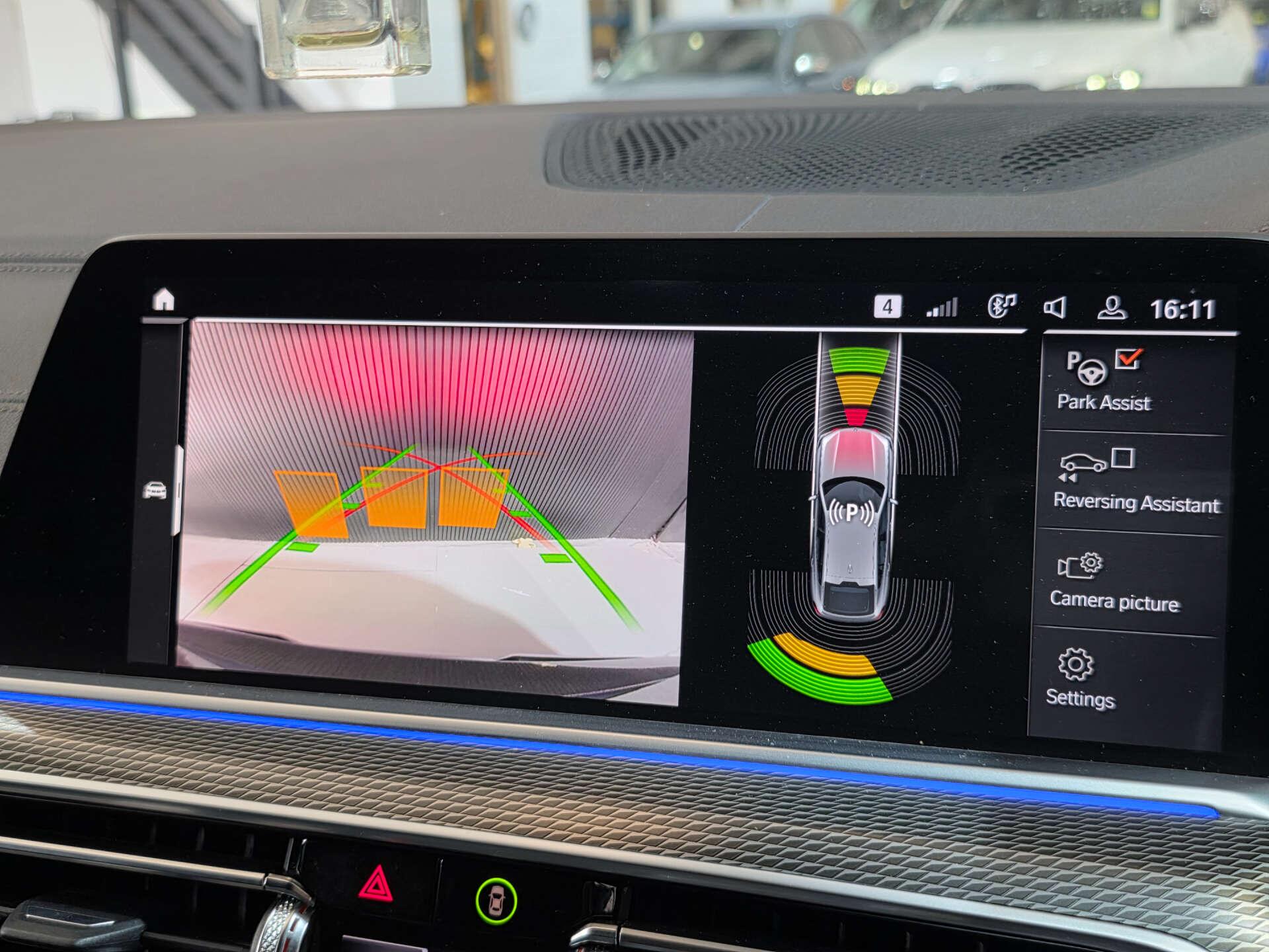 BMW X6 view 39