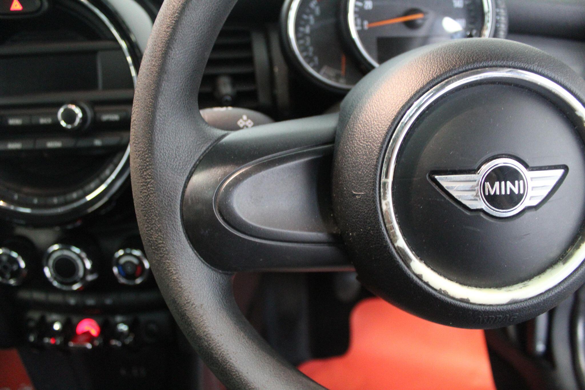 Mini Hatch view 42