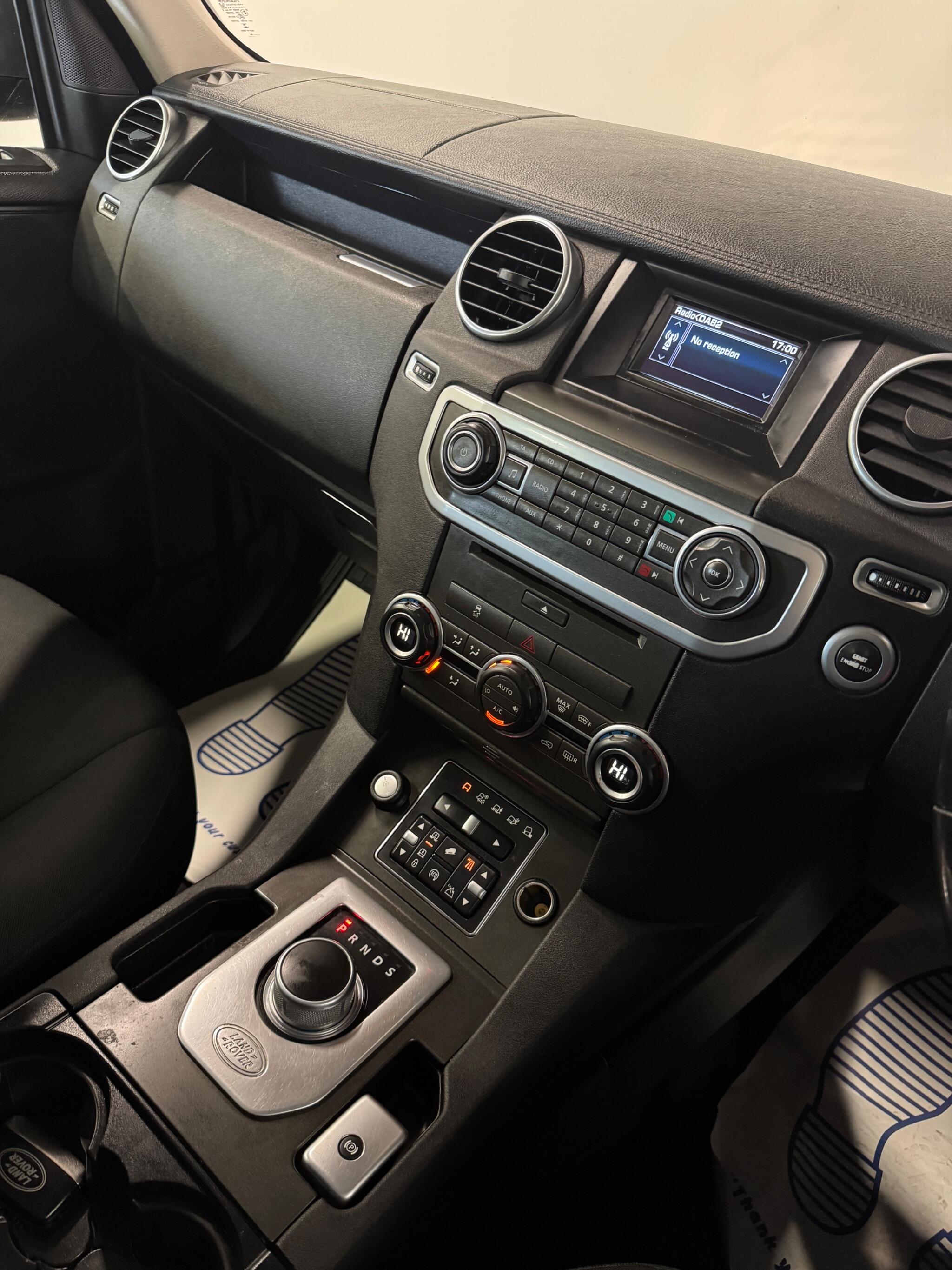 Land Rover Discovery view 17