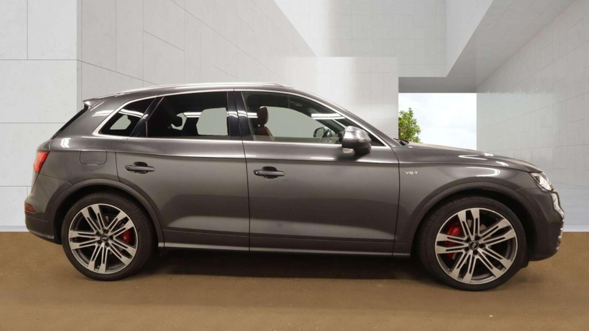 Audi SQ5 view 6