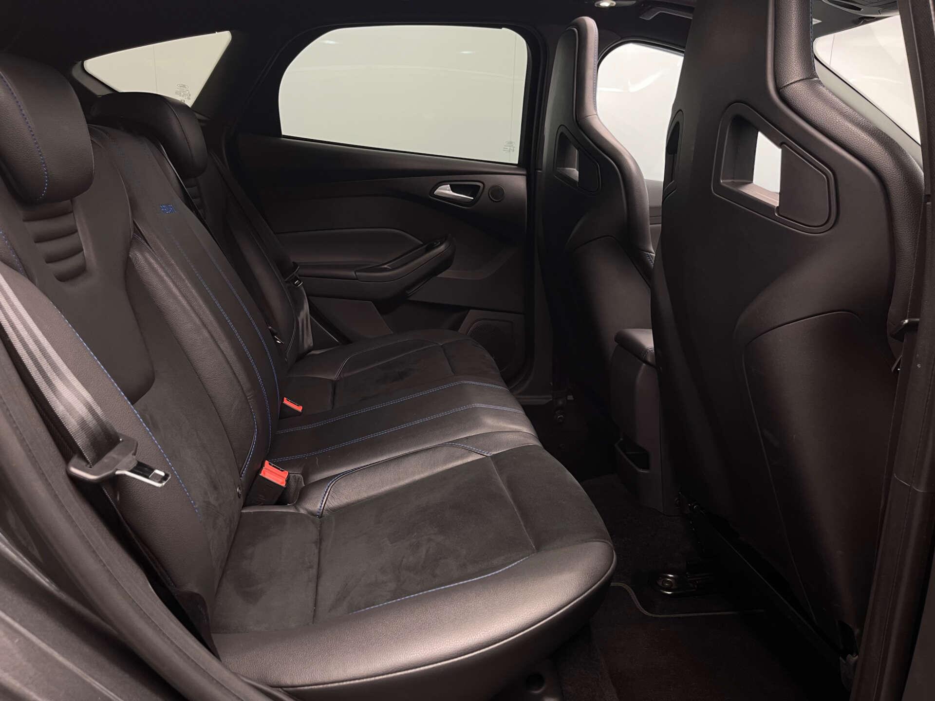 Ford Focus view 27