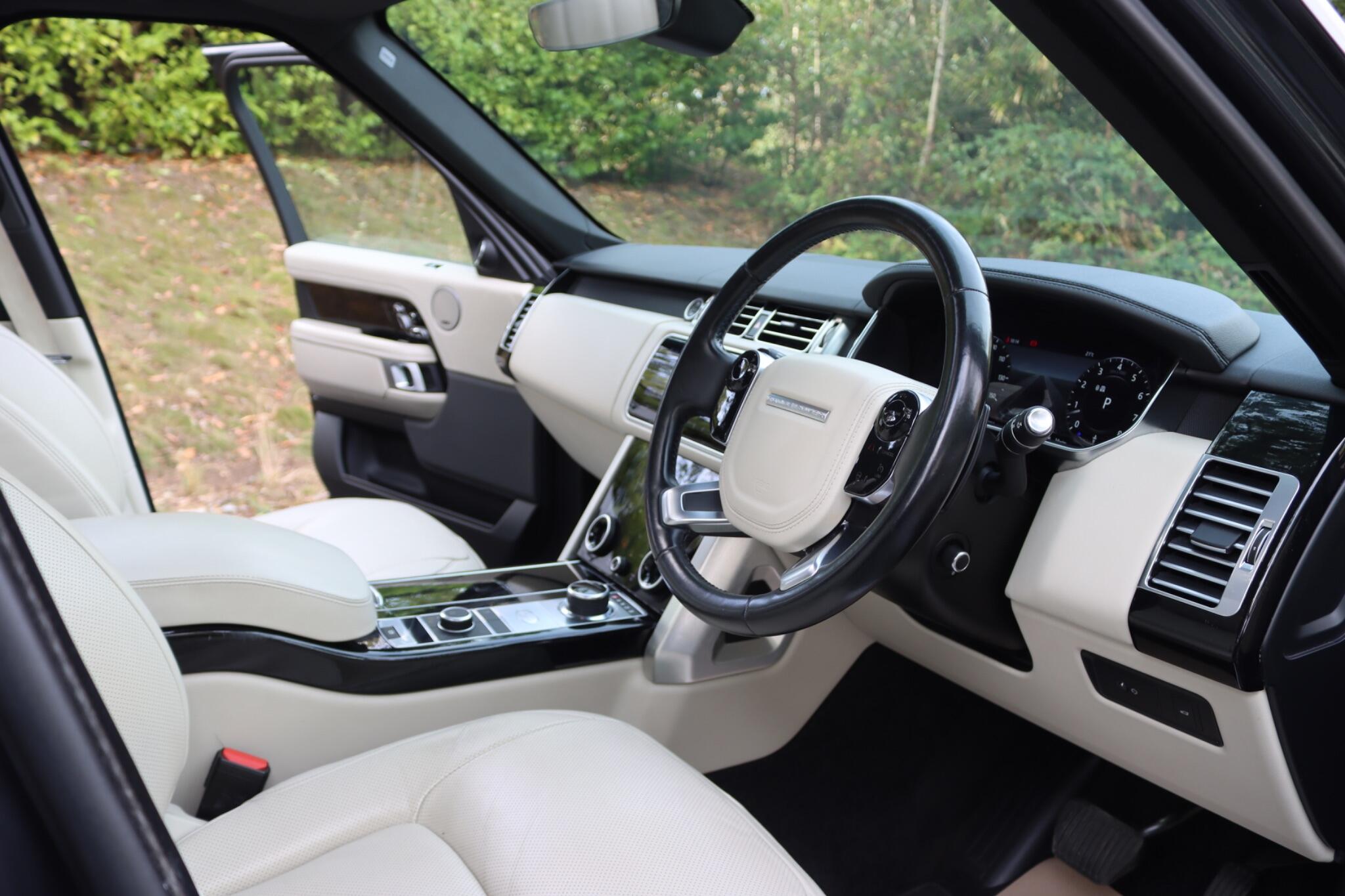 Land Rover Range Rover view 44