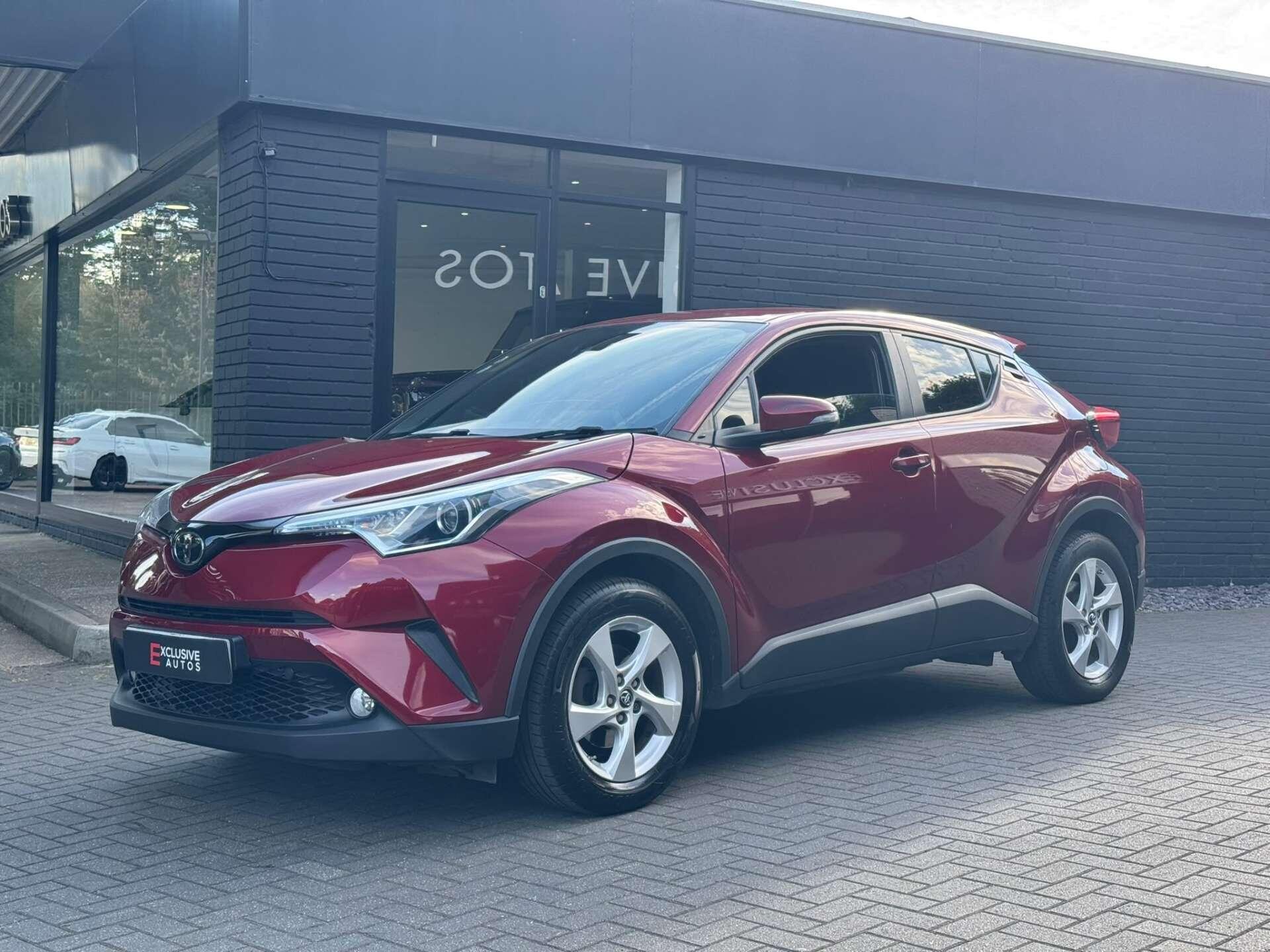 Toyota C-HR view 10