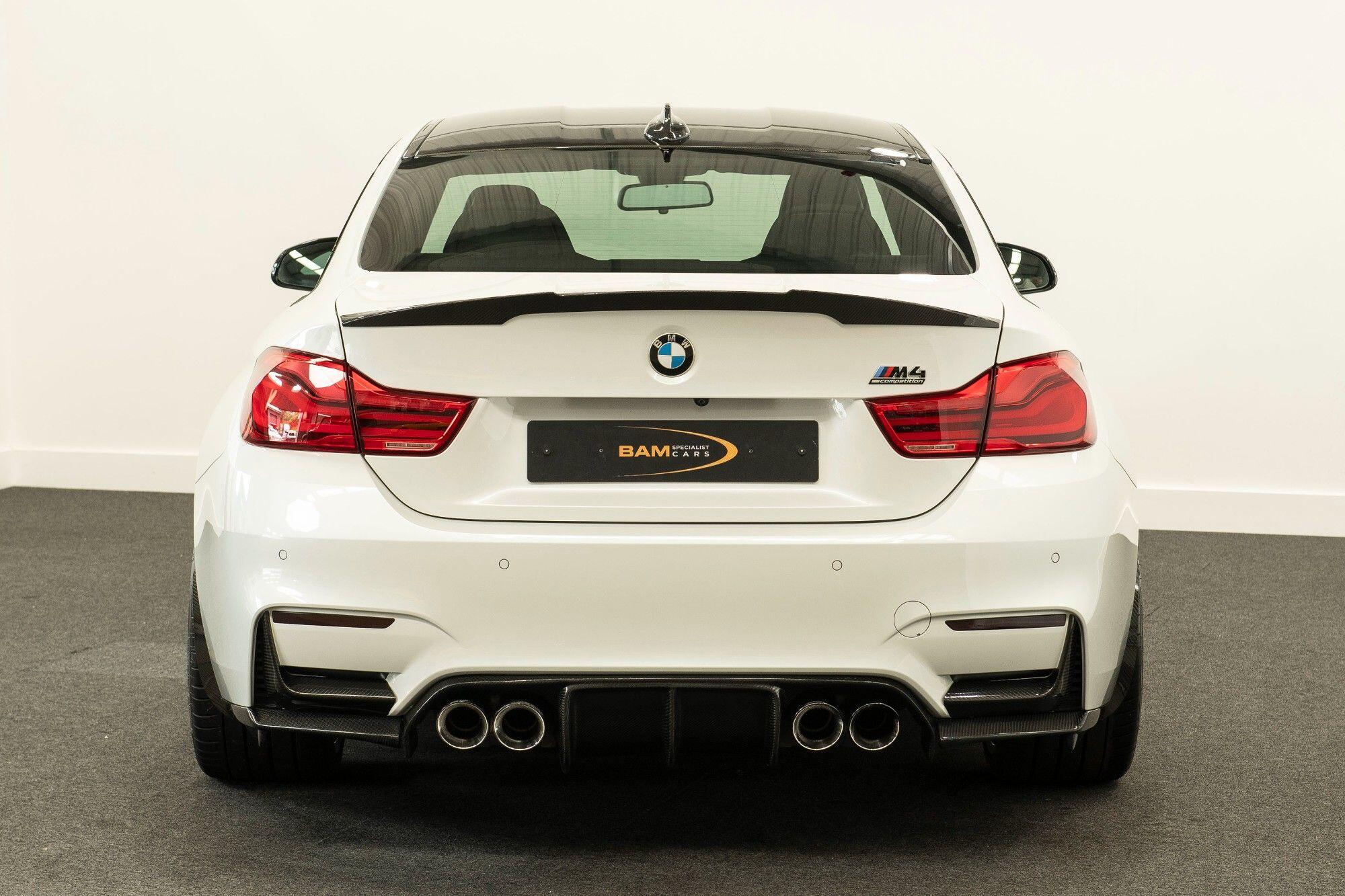BMW M4 view 6