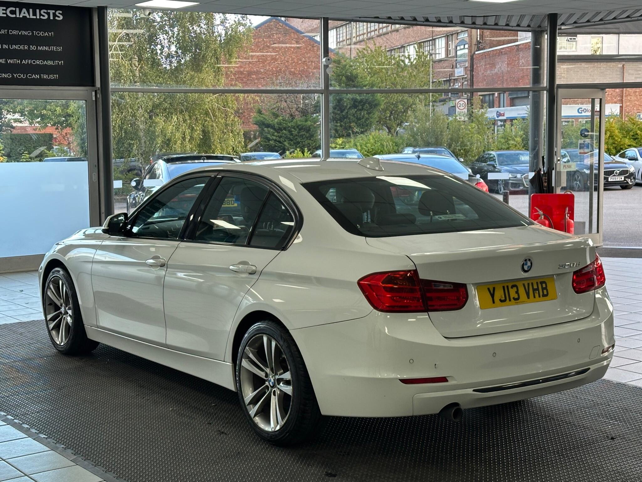 BMW 3 Series view 10