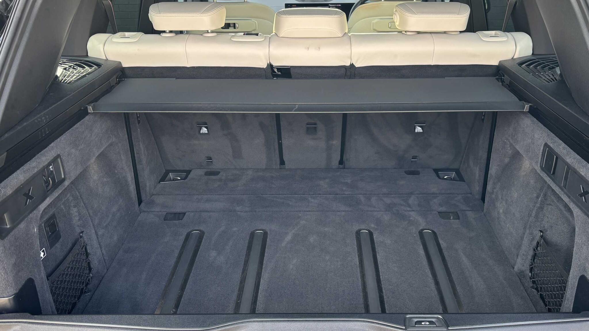 BMW X5 view 21