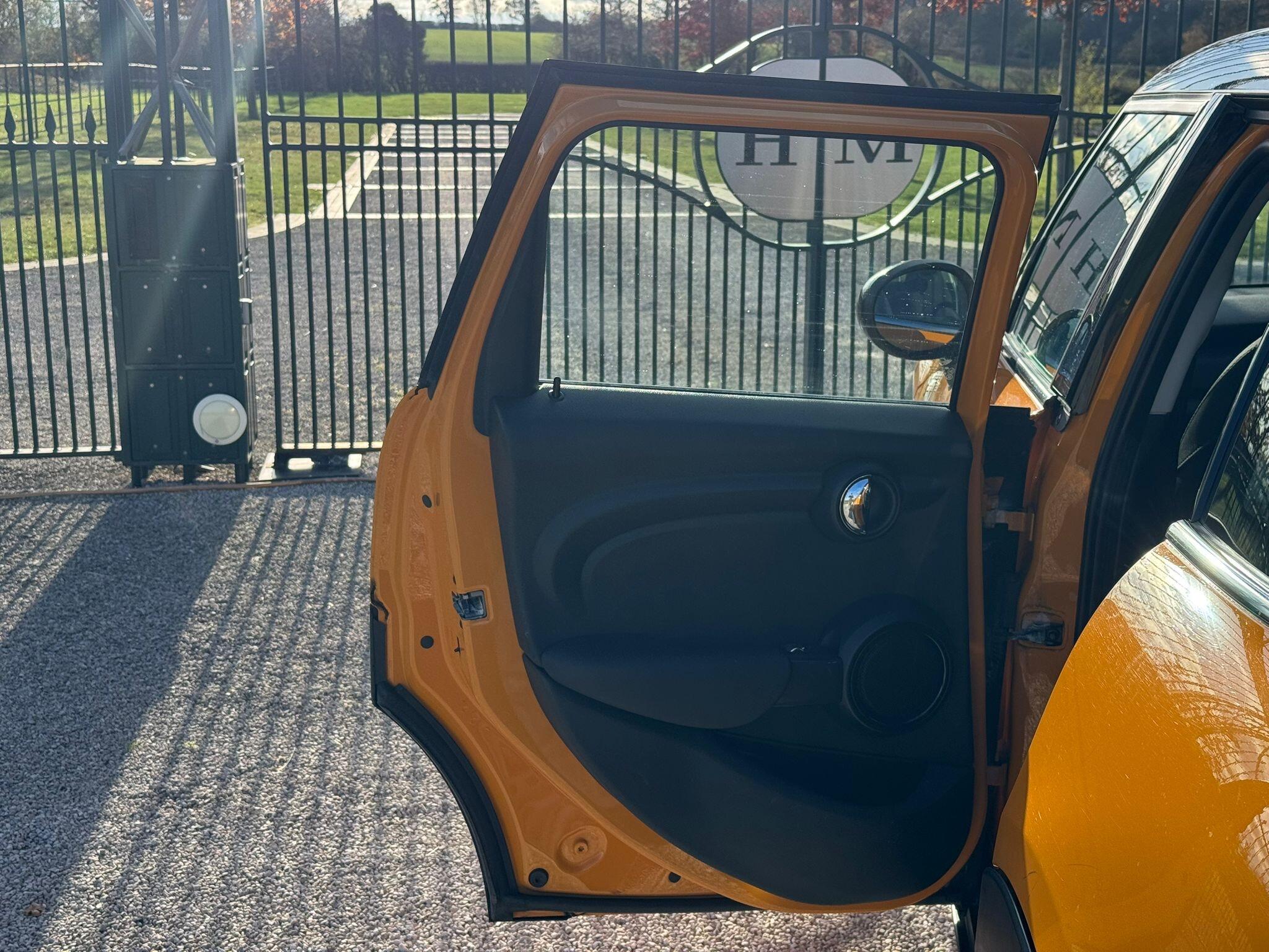 2018 MINI Hatch 1.5 Cooper Steptronic Euro 6 (s/s) 5dr • 107,132 miles image 22